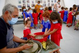 Date Eurostat: Bunicii sunt colacul de salvare al tinerilor părinți din România