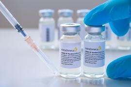 AstraZeneca, doză de neîncredere. Peste 300.000 de români au refuzat vaccinul, deși Agenția Medicamentului nu a constatat un pericol după imunizare