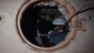 Posibilă crimă la Galaţi, un bărbat a fost găsit mort în casă: 'Băi, hai să ieşim afară, hai să anunţăm poliţia"