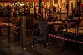 Pandemia, pe nota de plată la restaurant. Clienții ar putea fi nevoiți să-și plătească testul rapid la intrarea într-un restaurant