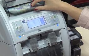 22.000 de români au cerut să fie păsuiţi de bănci în primele luni din 2021. Experţii atrag atenţia ce riscuri vin la pachet