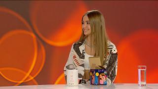 Iuliana Beregoi a ajuns în topuri cu noua piesă şi se pregăteşte de lansarea primului album