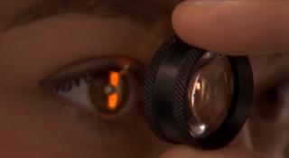 Simptomele care ne anunţă că avem probleme cu vederea şi trebuie să ajungem neapărat la medicul oftalmolog