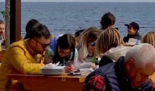 Fuga de pandemie îi găseşte pe români la munte sau la mare