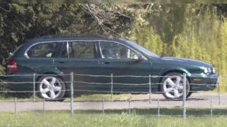 Prima apariţie a Reginei după funeraliile Prinţului Philip