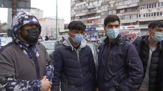 Timişorenii sunt copleșiti de problema migranților care și-au găsit adăpost în clădirile abandonate din oraș. Patron: ”Mi-am închis afacerea din cauza lor”