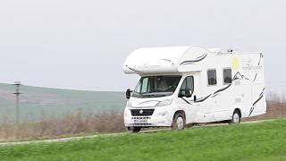 Vacanţa cu autorulota, o metodă inedită, tot mai căutată de români. Cât costă o astfel de escapadă