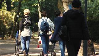 Anchetă la Galaţi după ce două adolescente de 13 şi 14 ani au născut la maternitatea din oraş. Unul dintre taţi are 30 de ani