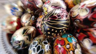 Ouăle de Paşte, bijuterii în mâinile artiştilor plastici