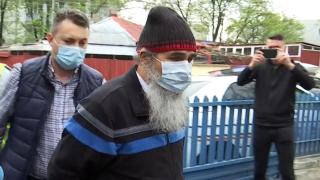 Cine este preotul prins în flagrant în timp ce abuza de un adolescent. Ce decizie au luat mai marii bisericii