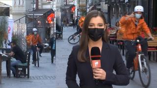 Cel mai ghinionist curier din Bucureşti: A căzut în timpul unui live, chiar în spatele reporterului Observator