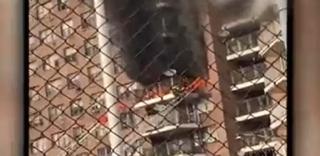 O copilă a supravieţuit în mod miraculos, după ce a sărit de la etajul şase. Fetiţa din SUA încerca să scape din calea flăcărilor