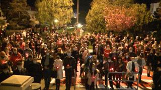 Și-au regăsit speranța și credința în Noaptea de Înviere: Creștini ortodocși au luat cu asalt bisericile din întreaga țară: "Este o atmosferă mirifică"