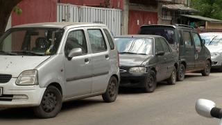 Poliţa RCA, obligatorie şi pentru rablele parcate în curte, ori în fața blocului, dacă nu au fost radiate