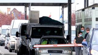 Românii nu au mai stat în case, ca anul trecut. Sute de mii de persoane au tranzitat granițele în ultimele zile