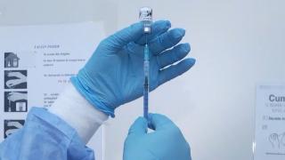 Penurie de vaccinuri în anumite zone ale ţării. Oraşul în care nu s-a livrat nicio doză de ser de două zile