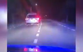Un bărbat băut şi fără permis a gonit zeci de kilometri cu poliţia pe urme, în Maramureş. Incidentul s-a încheiat cu focuri de armă