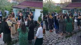 Petreceri pe bandă rulantă în Dolj. Poliţiştii au împărţit zeci de amenzi petrecăreţilor care au uitat de restricţii