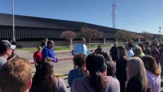 Atac armat într-un colegiu din Idaho. O elevă de clasa a şasea a împuşcat trei persoane, înainte să fie dezarmată de o profesoară