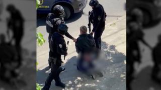 Bărbatul care s-a afişat cu un cuţit într-un autobuz din Bucureşti, plin cu călători, urmează să fie evaluat psihologic