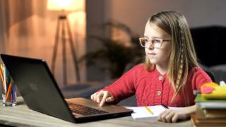 Concursul Aristotel Online, în capitala Greciei. Sute de şcoli s-au înscris în competiția minților istețe