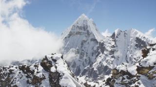 Cum vrea China să oprească noul coronavirus la frontiera cu Nepalul de pe Everest 