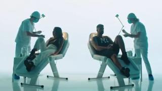 Speak şi Ştefania îşi îndeamnă fanii la vaccinare într-un clip devenit viral. Nici melodia lui Carla's Dreams nu este întâmplătoare