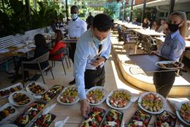 Reprezentanții HORECA au întocmit un ghid de siguranță în restaurante. Care sunt regulile pentru angajați și clienți