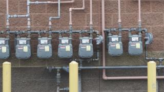 Liberalizarea la energie electrică şi gaze îi arde la buzunare pe români. Facturi mai mici doar pe hârtie, realitatea contrazice