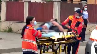 "L-am sunat să vină, a crezut că sunt moartă". Explicaţiile femeii lovite de maşină la Piteşti, după ce nepotul a sărit să o bată pe şoferiţa vinovată