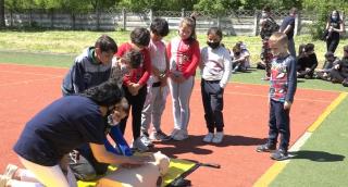 Cum să salvezi o viaţă. Elevii unei şcoli din Hundoara au învăţat tehnici de prim ajutor