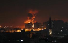 Israel a intensificat asaltul asupra Fâșiei Gaza. Nu a început o invazie terestră, armata atacă de la sol, de pe nave de război și cu avioane de luptă