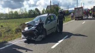 Accident înfiorător surprins de camerele de supraveghere în Maramureş: O femeie a murit, iar alte patru persoane au fost rănite