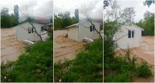Crișul Pietros a luat pe sus o casă și a distrus-o. Familia cu cei patru copii fusese evacuată cu câteva ore înainte