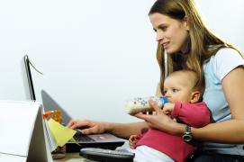 Cele mai noi trenduri în social media: La ce trucuri au apelat platformele pentru a ne ţine cât mai mult conectați