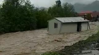 Viitura care a făcut prăpăd în Bihor va ajunge în câteva zile la granița cu Ungaria. Trei sferturi din țară, în continuare sub amenințarea inundațiilor