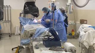 Intervenție medicală în premieră la Galați. Doi bătrâni cu probleme cardiace severe au primit o nouă șansă la viață