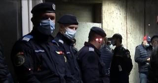 Continuă demolările de la metrou. Scandal cu zeci de poliţişti şi sindicalişti, la staţia Petrache Poenaru