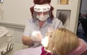 Totul despre implanturile dentare. Care sunt principalele avantaje şi riscuri