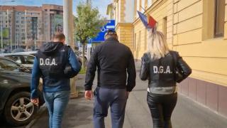 Poliţiştii rutieri din Sibiu au cerut mită în peste 100 de cazuri: bani cash, pavele sau mese la restaurant