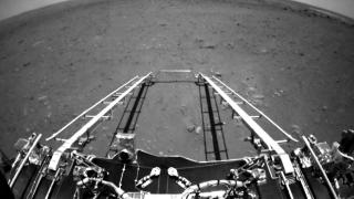 Roverul chinezesc Zhurong a trimis primele imagini captate pe Marte - VIDEO