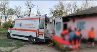 Tânără însărcinată, înjunghiată de iubit într-un sat din Vaslui. Femeia nu mai putea comunica decât prin semne