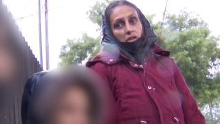 Prima reacție a femeii care a fugit cu copiii de mână din calea tramvaiului, pe o trecere de pietoni din București  - VIDEO