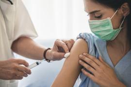 Campaniile de vaccinare împotriva HPV și a rujeolei, un eșec. Cinci femei mor zilnic de cancer de col uterin, în România