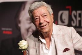 Ultimele aplauze pentru Ion Dichiseanu. Marele actor va fi înmormântat cu onoruri militare la Cimitirul Bellu - VIDEO