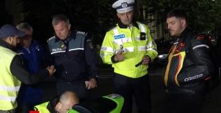 Poliţiştii rutieri şi inspectorii RAR, la "vânătoare" de şoferi cu maşini şi motociclete modificate, pe străzile Capitalei