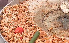 Delicatesele culinare cu specific turcesc îi aşteaptă pe turişti la festival culinar la Târgu Mureş