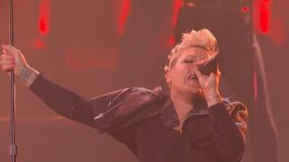 Pink a făcut un adevărat show acrobatic alături de fiica sa, la gala premiilor Billboard