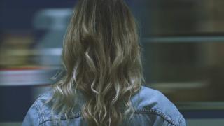 Val de depresii şi atacuri de panică printre copii. Mărturii tulburătoare ale părinţilor: "Stătea închisă în cameră, în pat, pe întuneric"