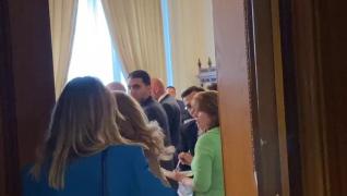 Petrecere de ziua lui Ludovic Orban la Parlament: mai mulți participanți, surprinși fără mască. Reacția lui Florin Cîțu. VIDEO